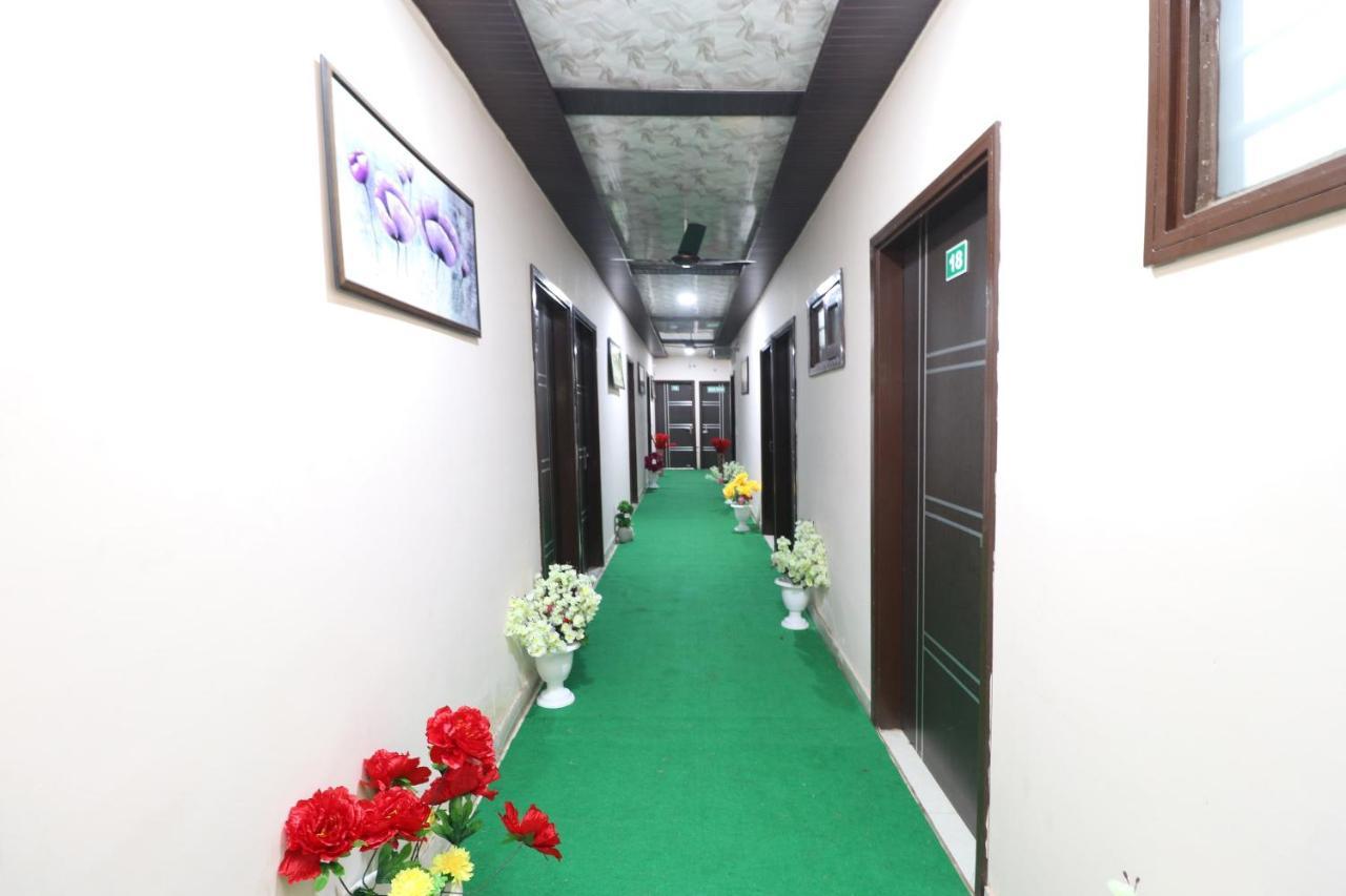 Hotel Oyo 28338 New Life Banur Esterno foto